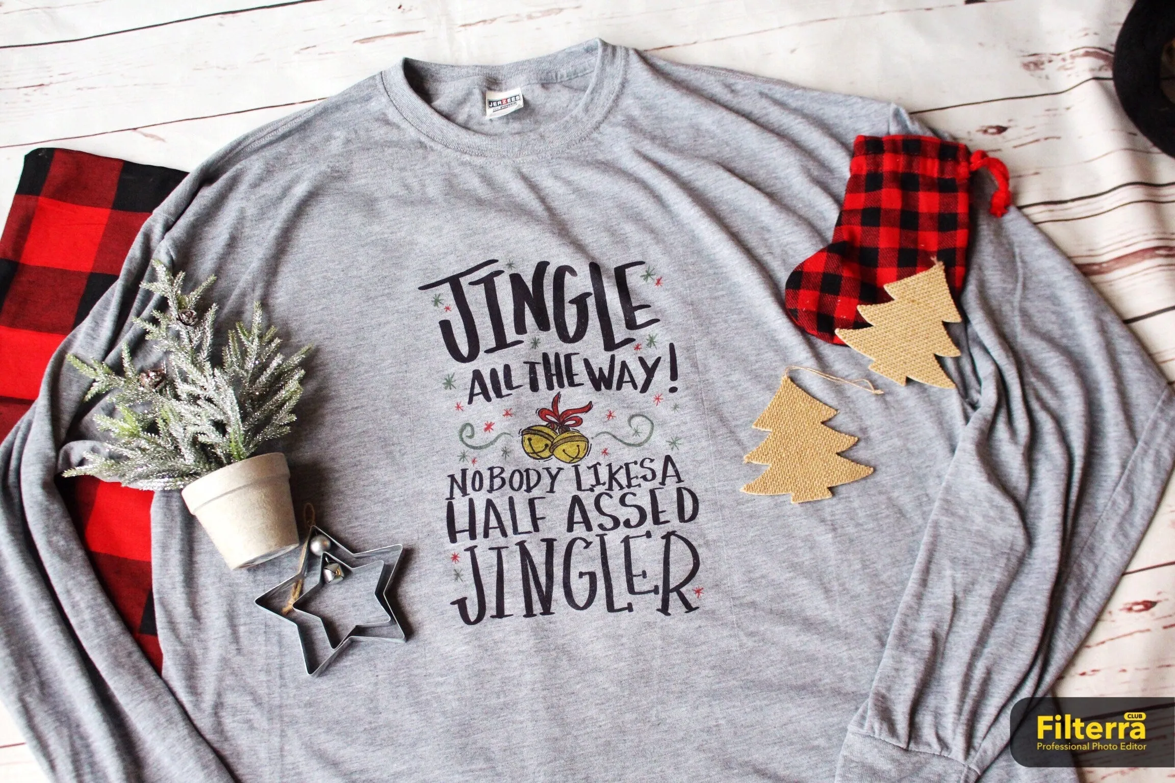 Jingle All the Way, Nobody likes a Half Assed Jingler Shirt, Men's Christmas Shirts, Funny Christmas Shirts, Christmas Clothing, Christmas