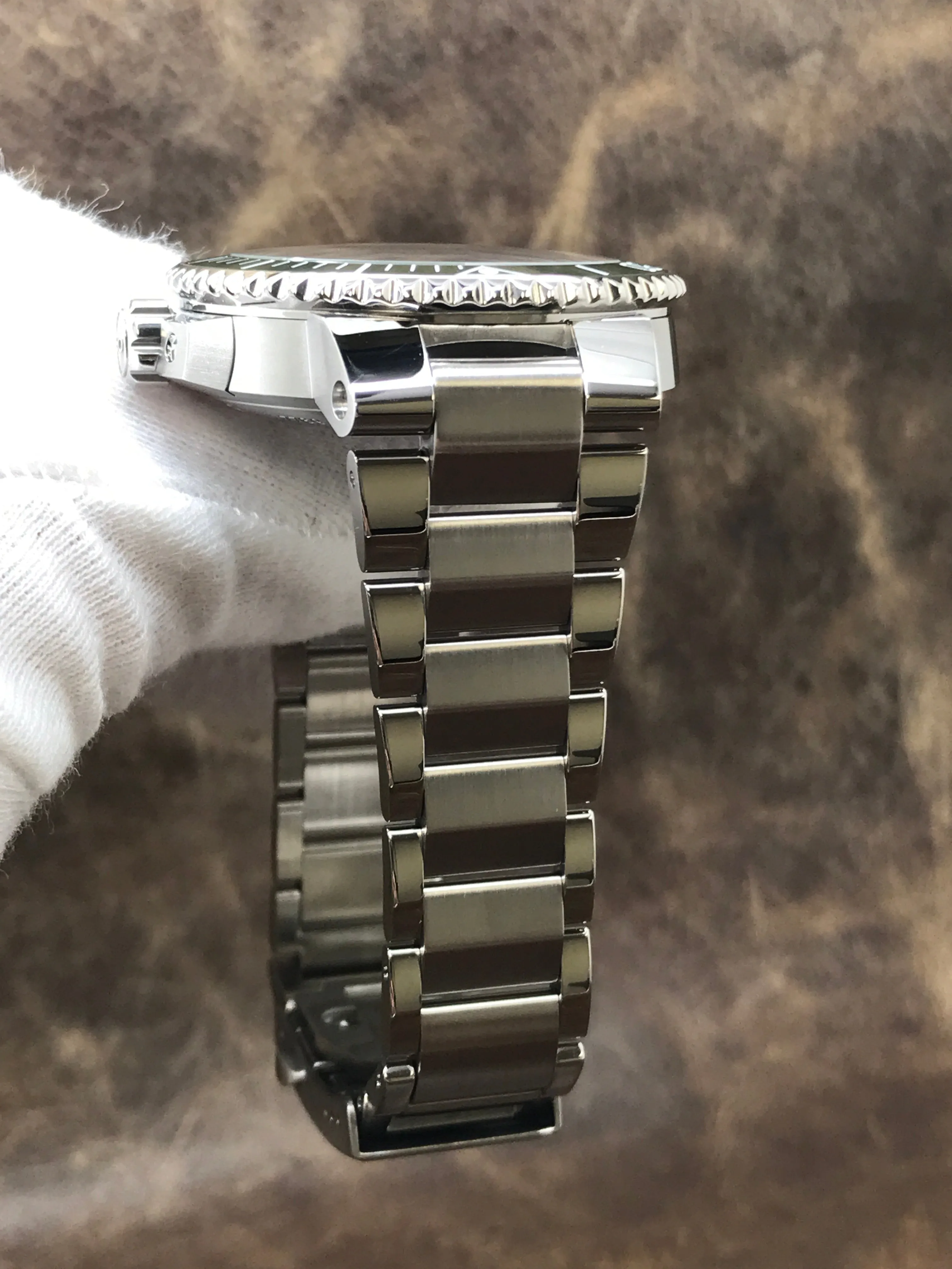 Oris Aquis Date 7769 Green Dial Automatic Men's Watch