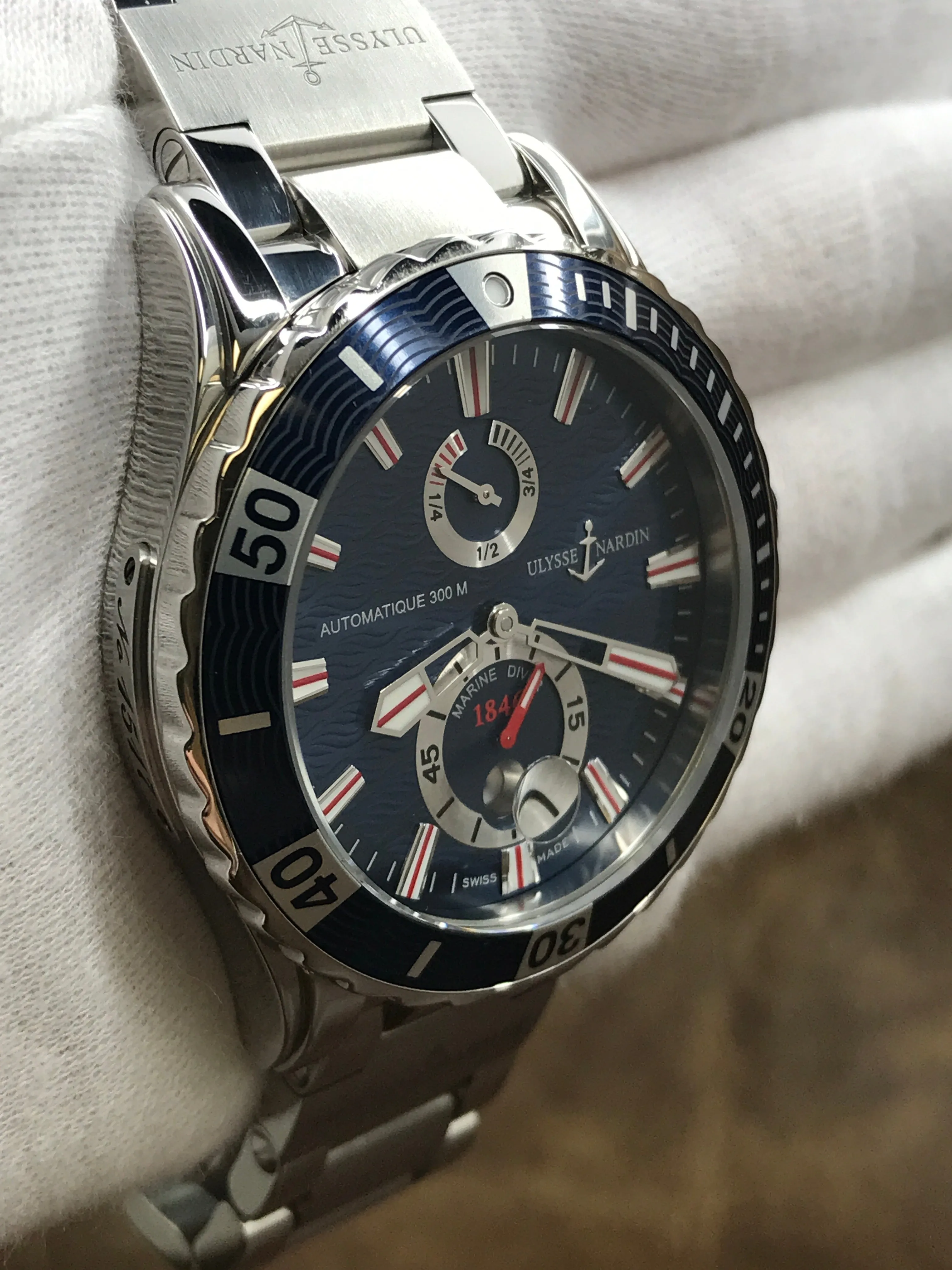 Ulysse Nardin Maxi Marine Diver  263-10 Blue Wave Dial Automatic Men's Watch