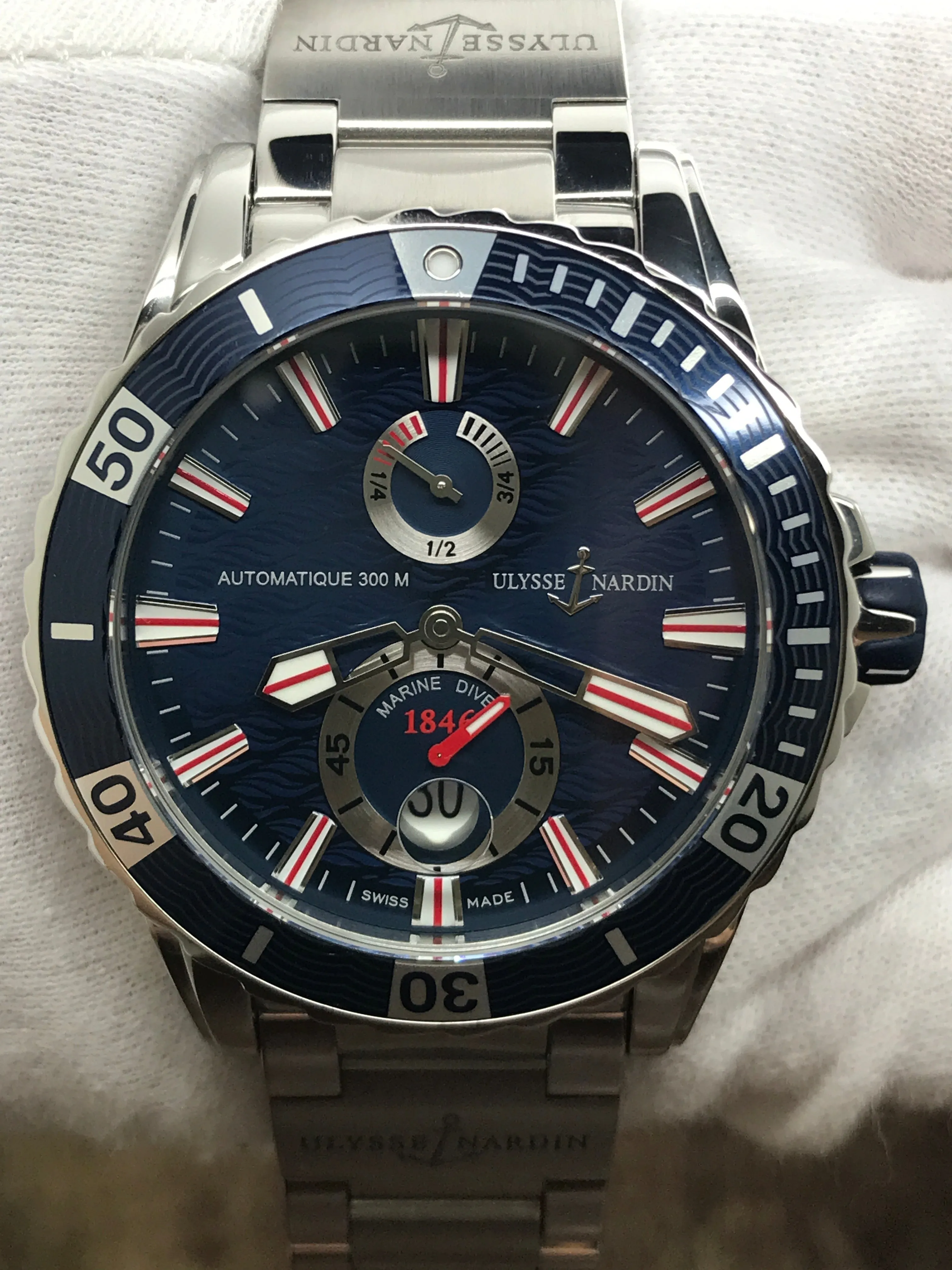 Ulysse Nardin Maxi Marine Diver  263-10 Blue Wave Dial Automatic Men's Watch