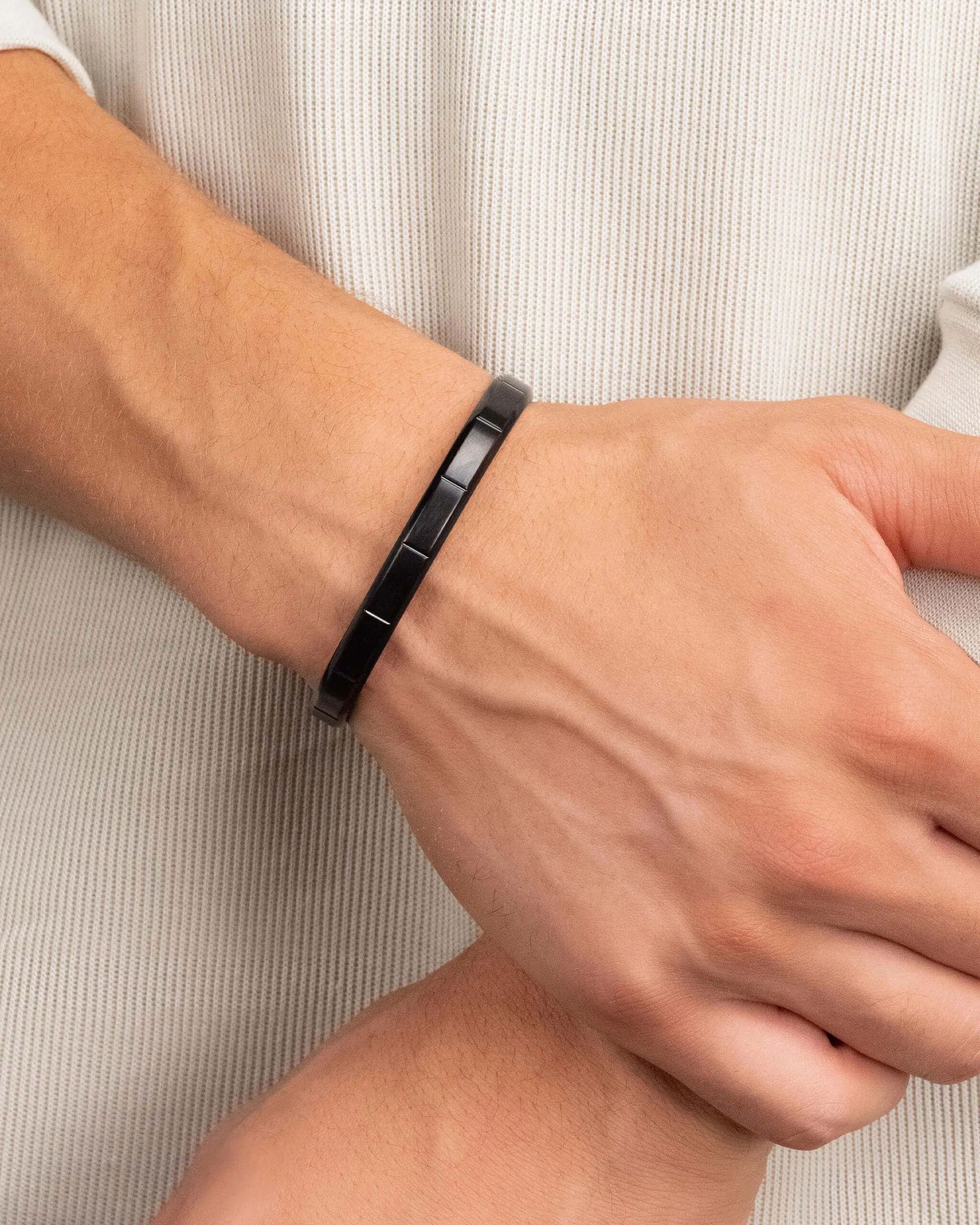 Wilshire Cuff Bracelet - Black