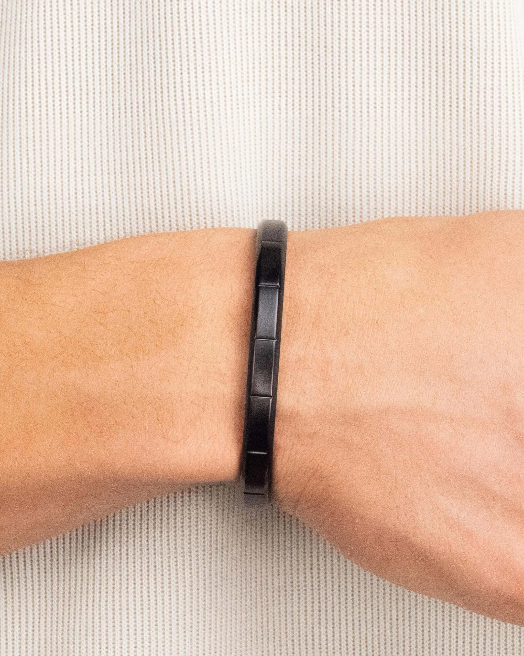 Wilshire Cuff Bracelet - Black